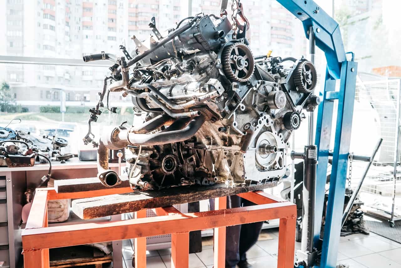 Origin engines. Помещение для ремонта двигателей внутреннего сгорания. Проворот для двигателя Мерседес. Двигатель в8.3 механизм для проворота двигателя. Какие виды ремонта ДВС существуют